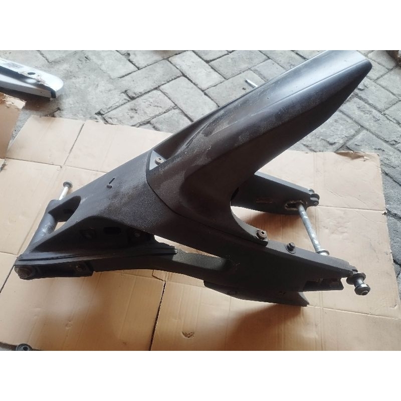 swing arm arem Yamaha R15 v1 v2 xabre original