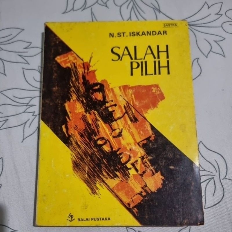 N. ST. Iskandar - Salah Pilih original