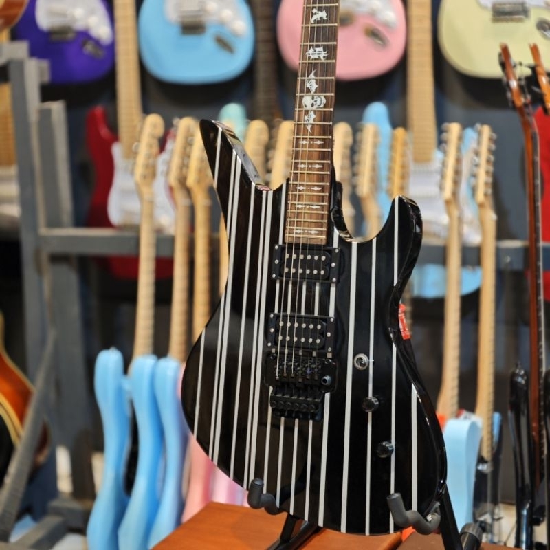 Gitar elektrik schecter synyster up down
