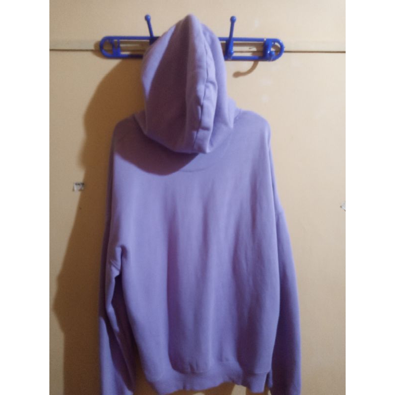 sweater Hoodie graphic tee size M