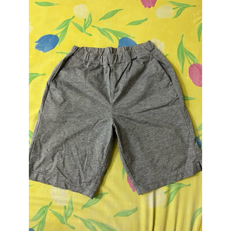 Celana rileks UNIQLO sz 150 preloved anak-anak masih bagus banget