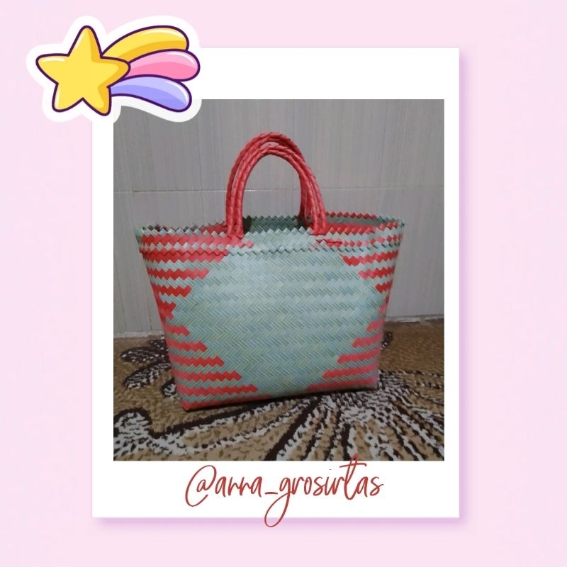 

Tas Anyaman Hampers / Tas Anyaman Murah Grosir / Tas Berkatan / Tas Hajatan Ukuran 22x22