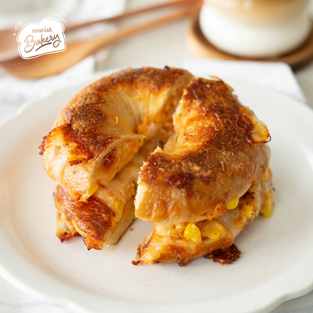 

GR Bagel Triple Cheese - 100% Sourdough Bagel Keju Long Fermentation 100gr