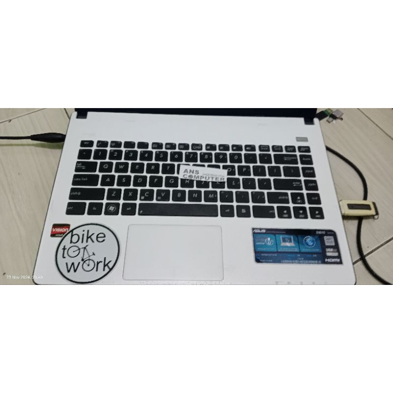 Asus X401U (Mainboard+casing+batre+keyboard)