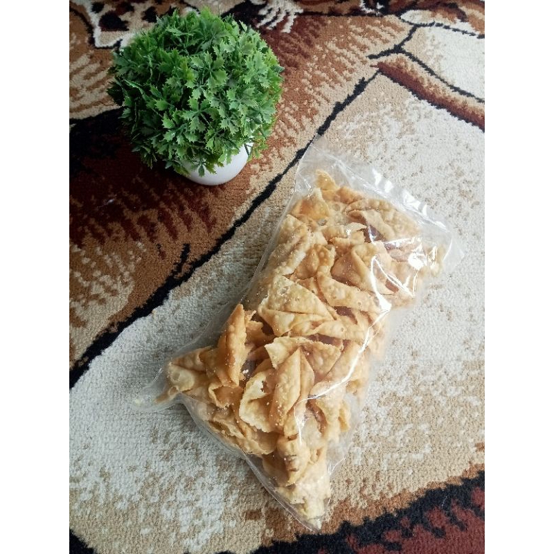 

snack cumi-cumi kue bawang pangsit 250 gr