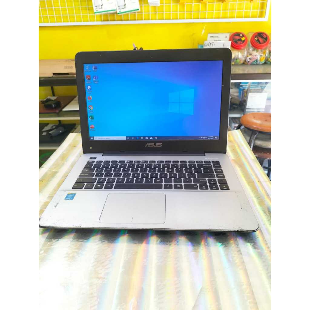 Laptop ASUS X455L CORE i3-5005U RAM 12GB