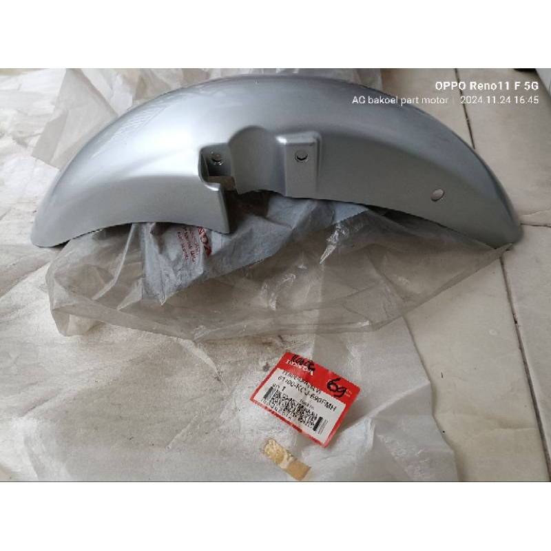 fender slebor spakbor depan Honda Tiger lawas tilas original Ahm warna silver  61100 KCJ 690 FMH