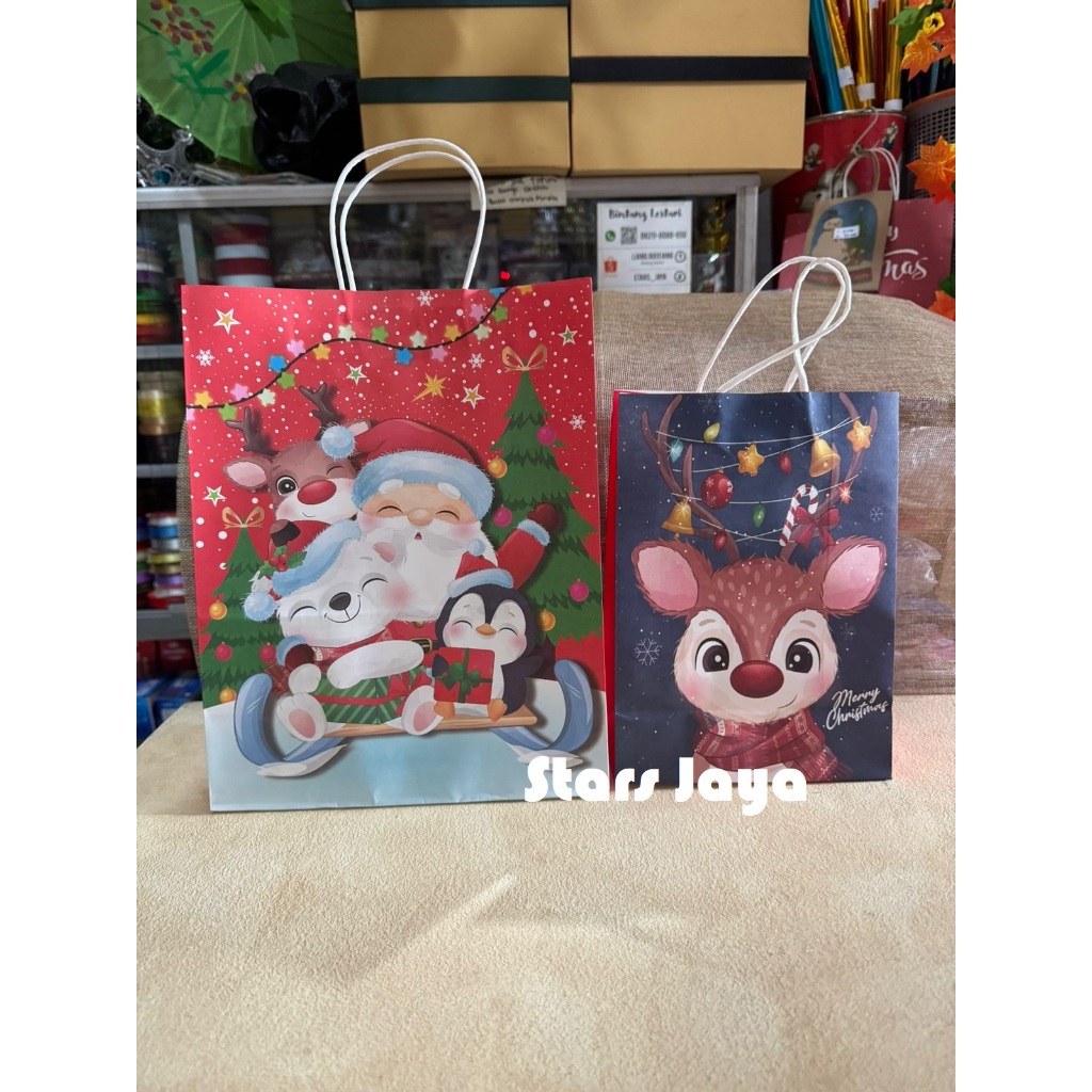 

Paper Bag Natal Sedang , Goodie Bag, Kantong Kertas, Packing Kado