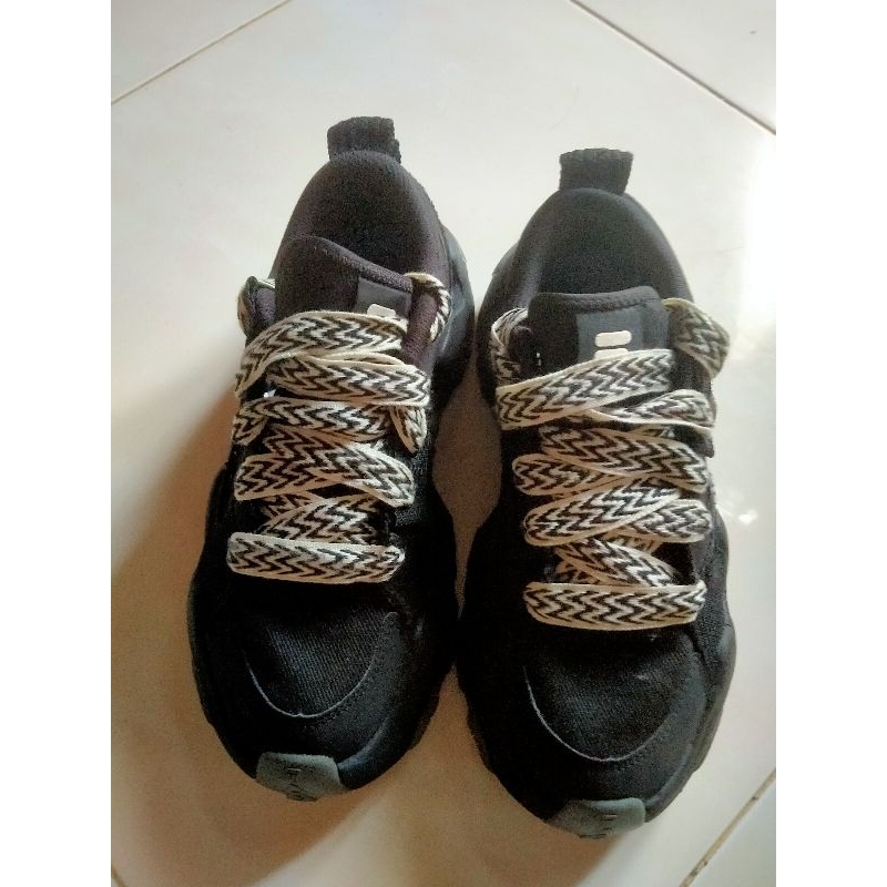 sepatu second Fila hitem