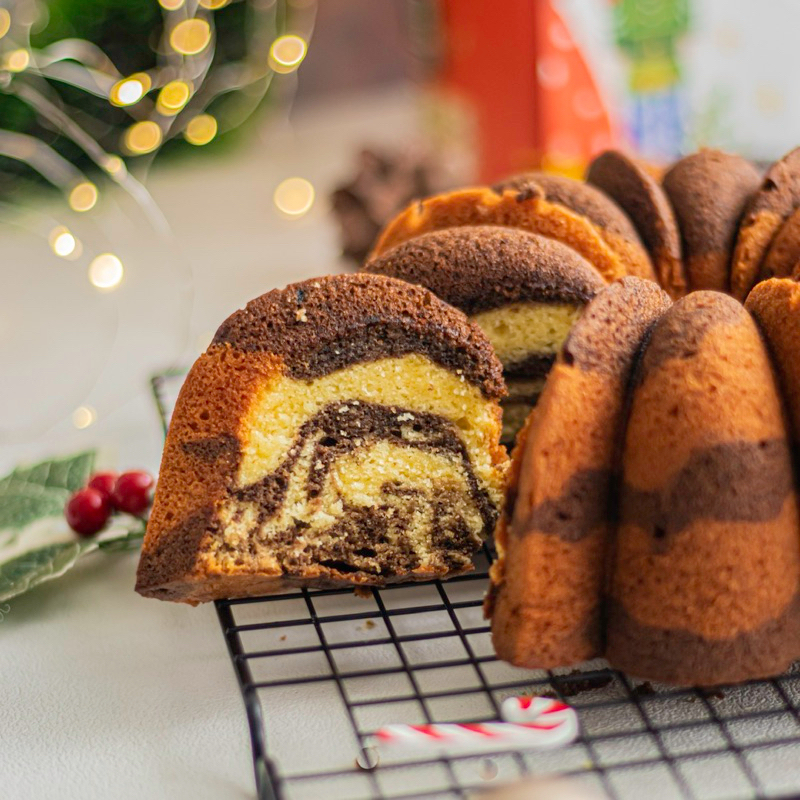 

Imlek Hampers Marmer Cake