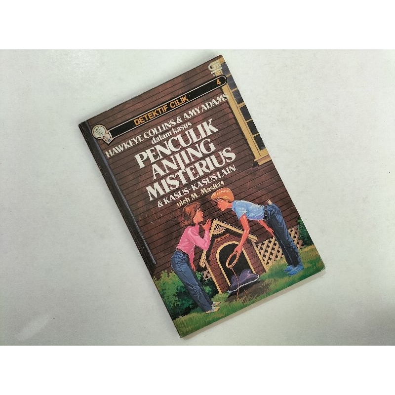Novel Remaja Saduran Detektif Cilik Penculik Anjing Misterius, karya Hawkeye Collins