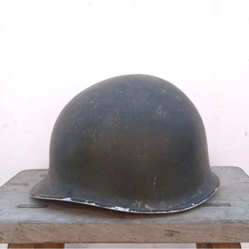 Antik Vintage Pajangan Dekorasi Jadul Helm Baja Tentara Original Warna Asli