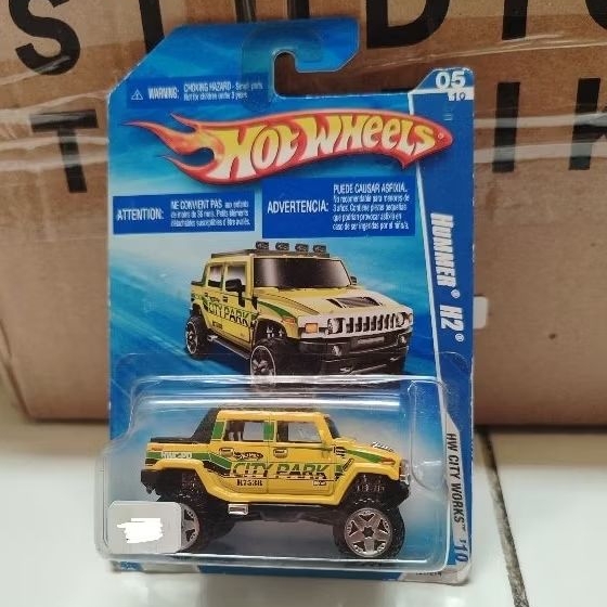 Hot Wheels Hummer H2 City Park diecast