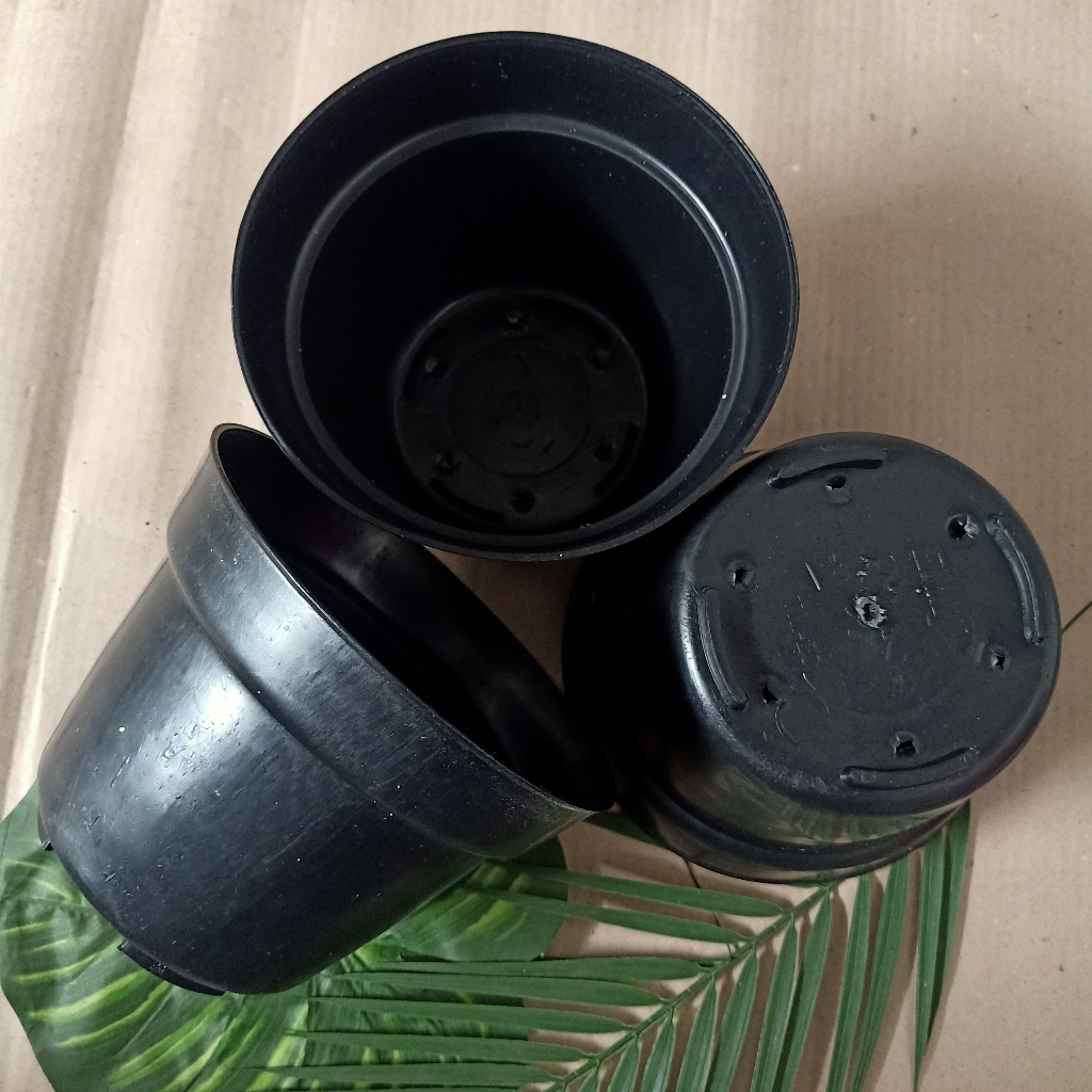 POT PETANI BUNGA HITAM POLOS UKURAN 20 / POT BUNGA WARNA HITAM