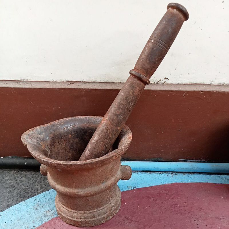 Lumpang Besi Jadul 7.7kg