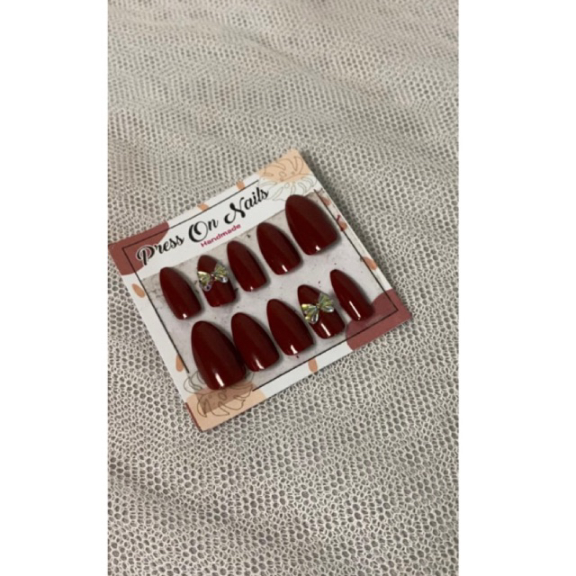 Fake nails maroon