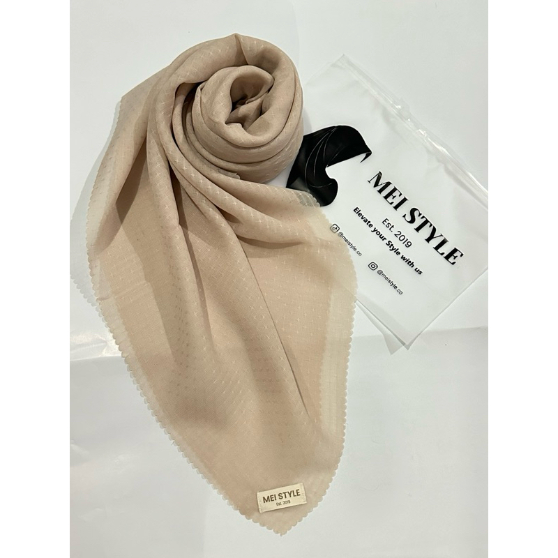 Hijab Segi Empat Monogram by MEISTYLE.CO