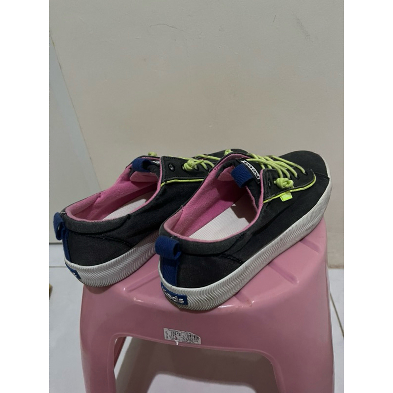 Preloved sepatu keds