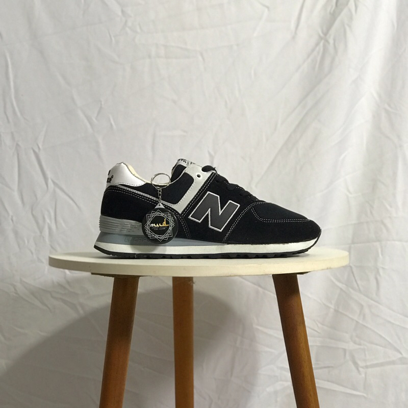 SEPATU CASUAL PRIA NB574 "HITAM PUTIH ABU"