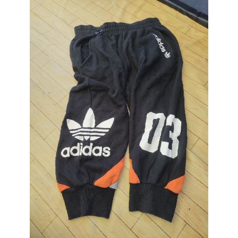 Adidas Celana Pendek Olahraga Hitam Putih03