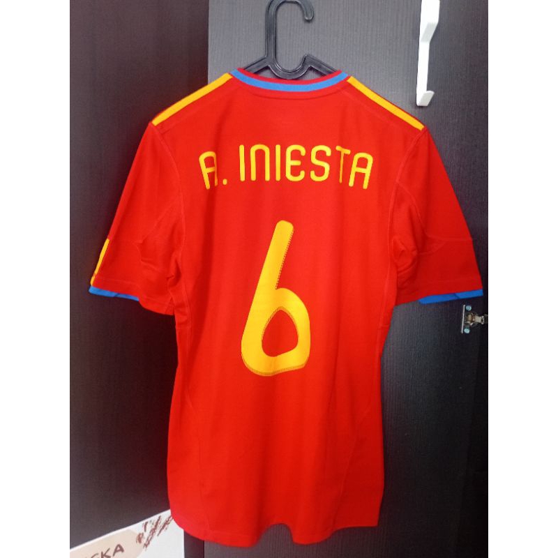 Spain Jersey 2010 Original Player Iniesta