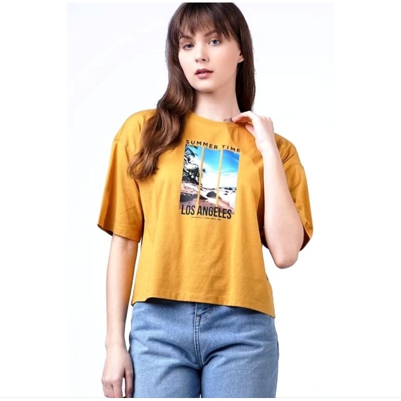 Kaos Wanita Logo Jeans