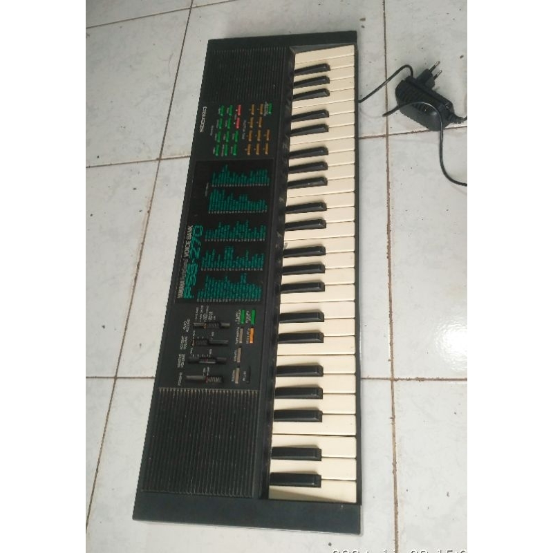 keyboard,piano yamaha pss270,normal second