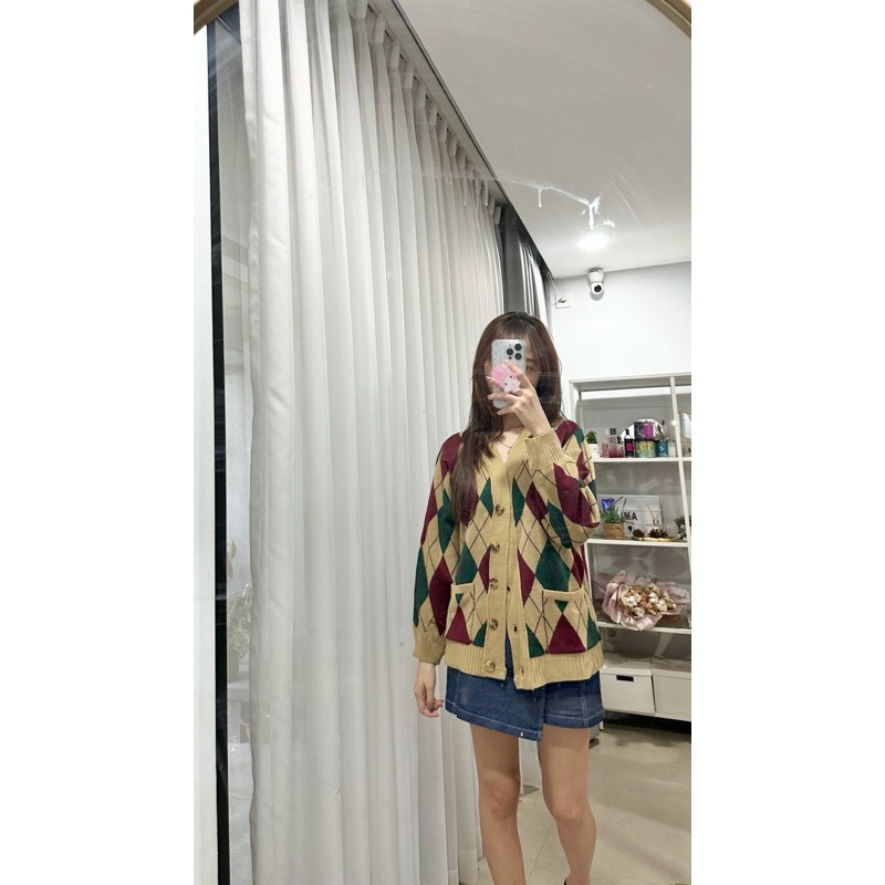 Lapanwear Sweater Cardigan Rajut Wanita Taehyung