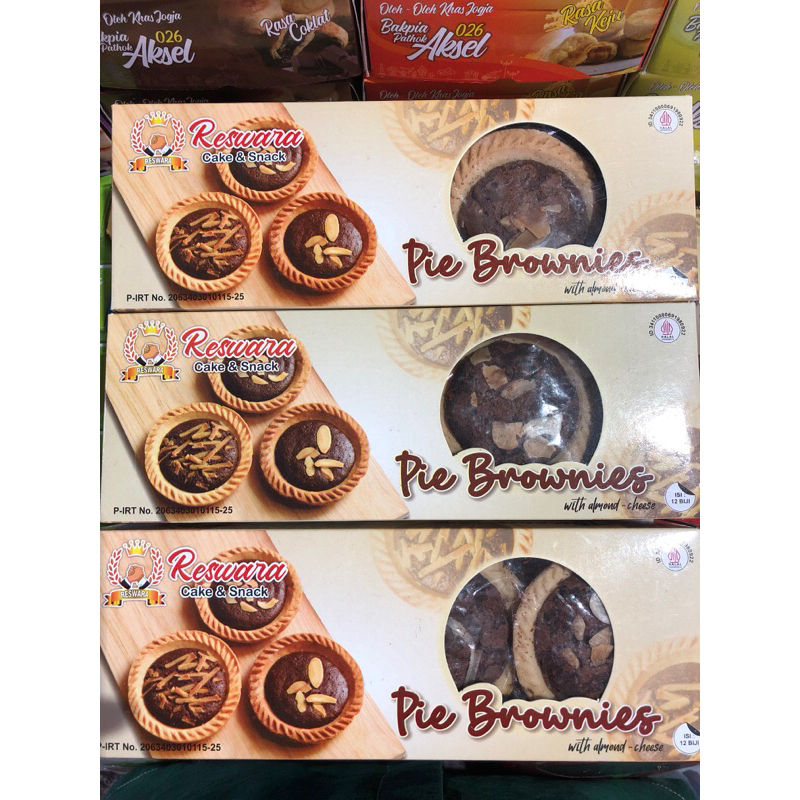 

Reswara" Premium Pie Susu Bali Pie Brownies with Almond Chocolate isi 12pcs