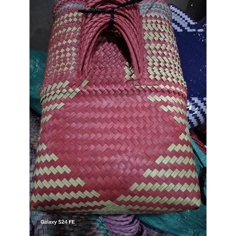 tas anyaman Ukuran L