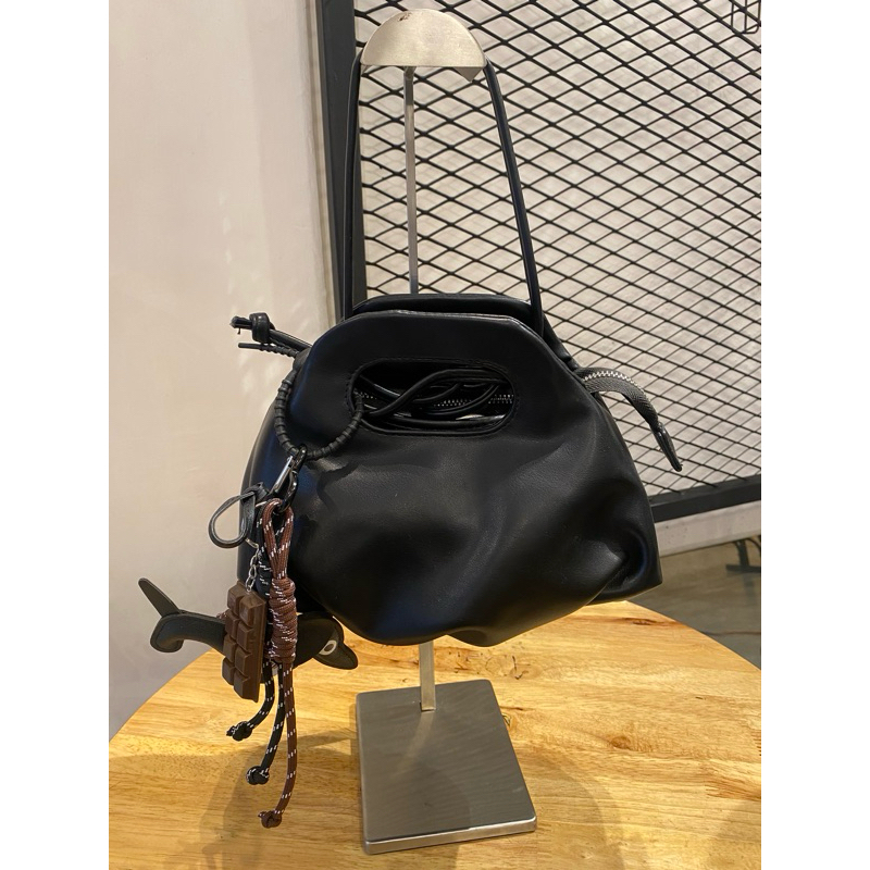 TAS WANITA AWAN HITAM