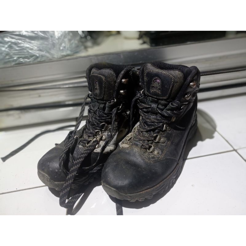 Sepatu Gunung Gelert uk 38,5 bekas