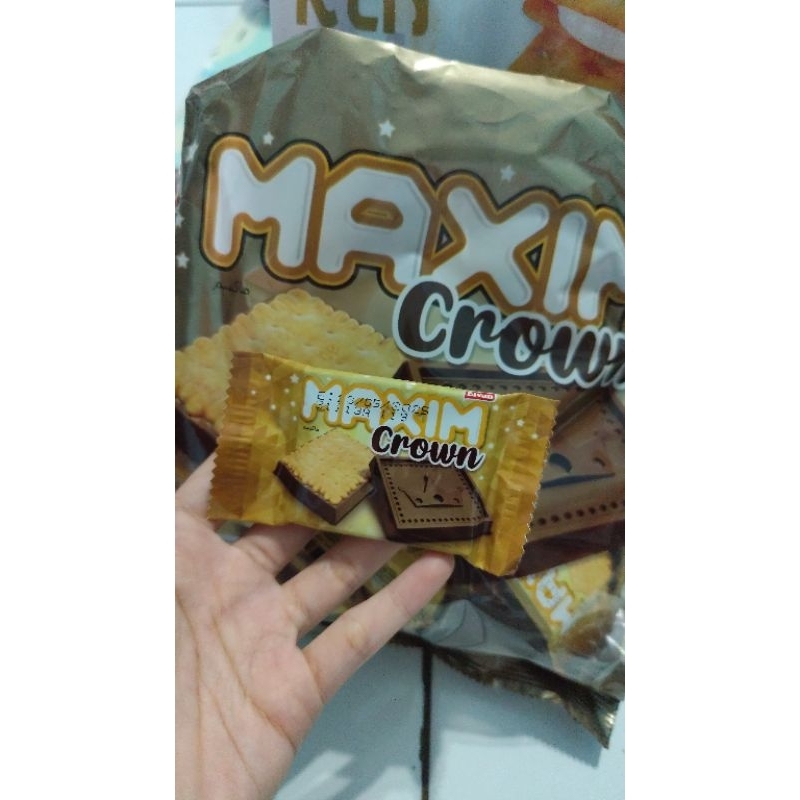 

maxim crown