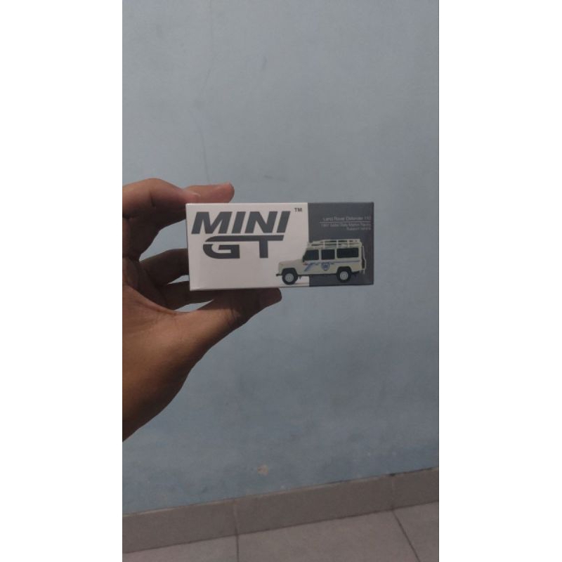 minigt landy d110 putih dan range rover camel