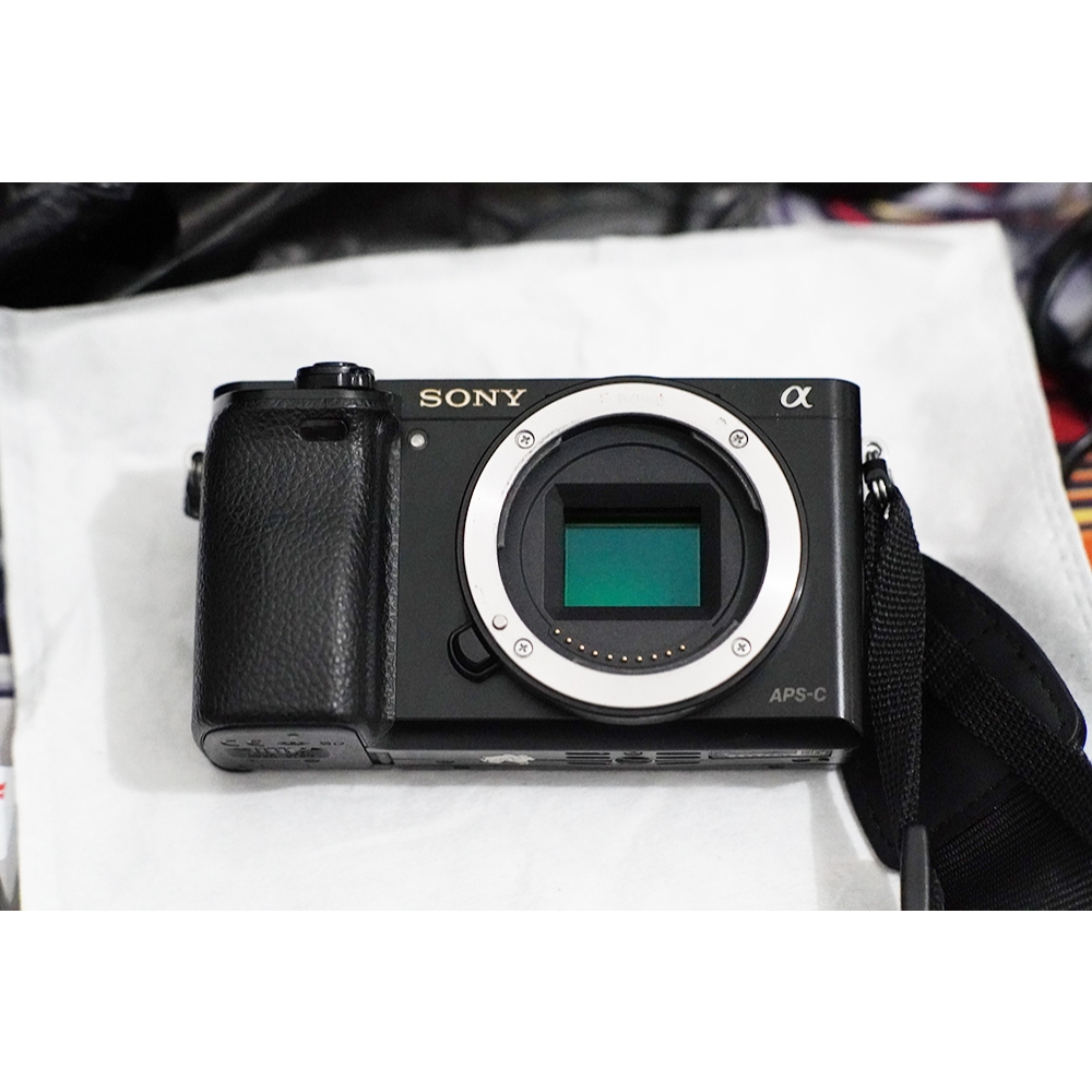 Kamera Sony a6000 Alpha 6000 bekas