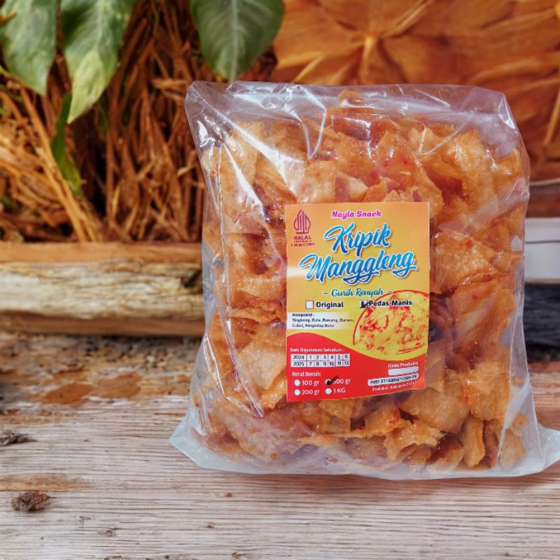 

Kripik Manggleng | Keripik Singkong | Khas Kebumen | Pedas Manis | Original | Snack | Kemasan 500gr