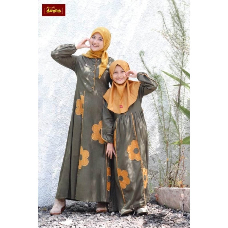 Dannis Flower Couple