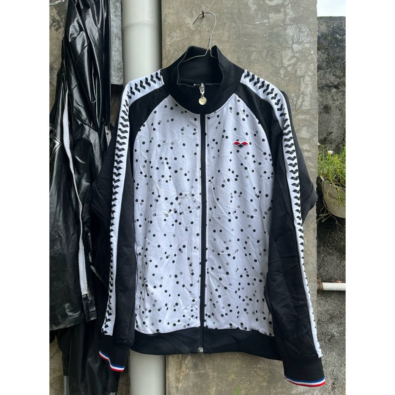 Jaket Tracktop Arena Descente Hitam Putih
