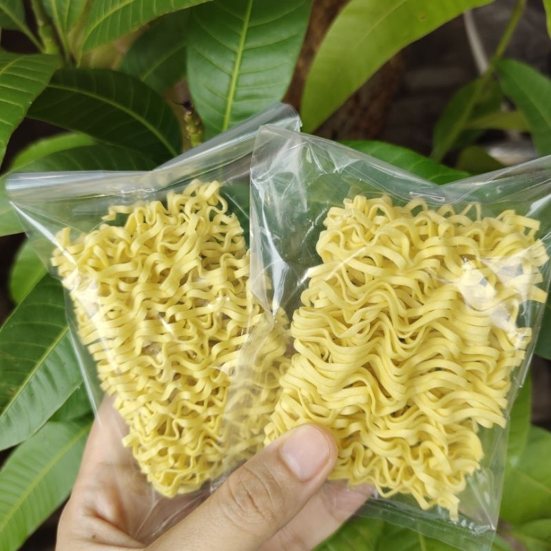 

MIE KRITING 2pcs (tambahan isian seblak)