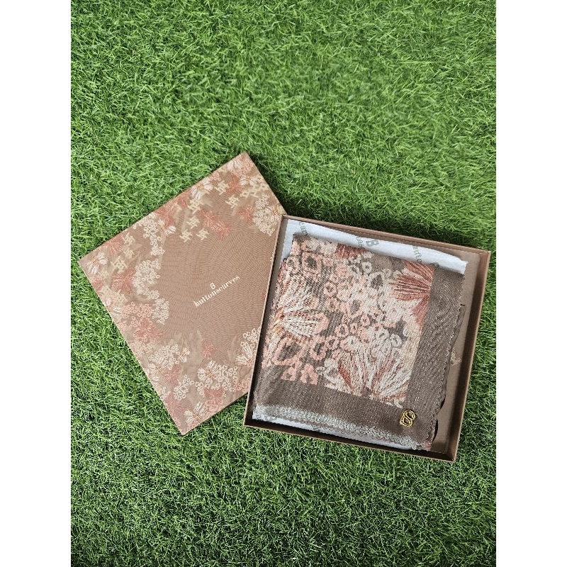 Prelove Les Amities reborn Buttonscarves in mocha