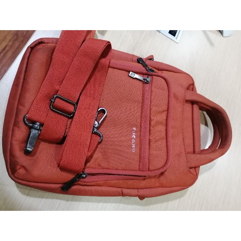 Tucano Workout Vertical Bag for Tablet atau MacBook Air 11"