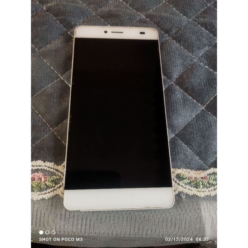 LCD HiMax M20i [White]