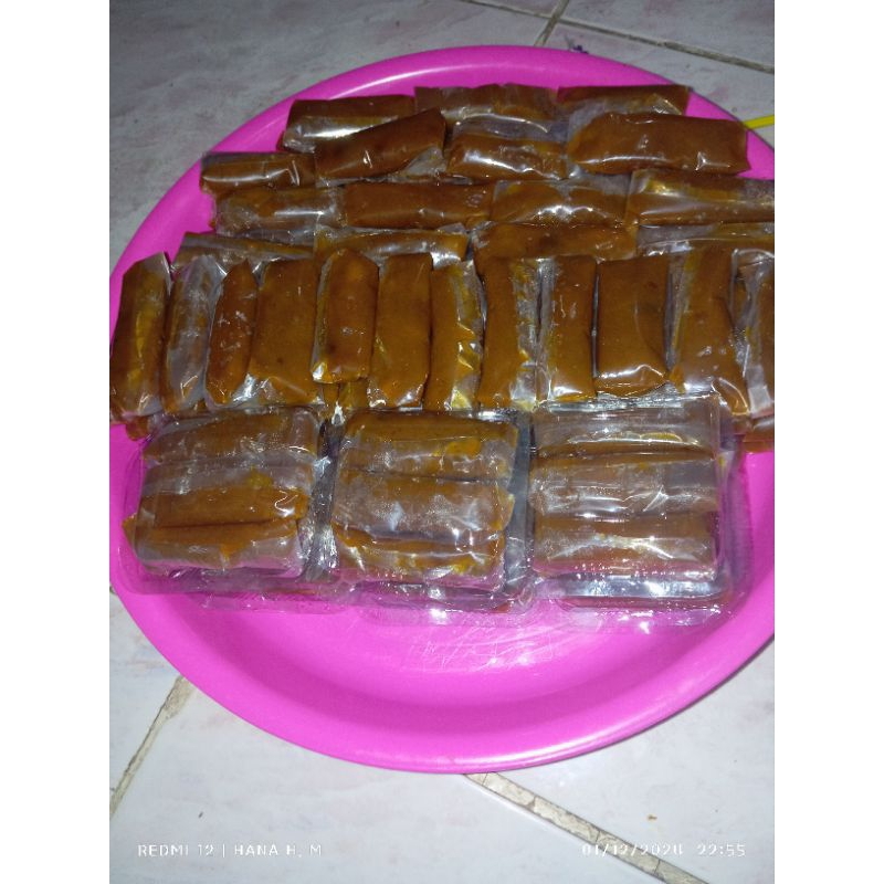 

Dolmang (dodol mangga) khas indramayu