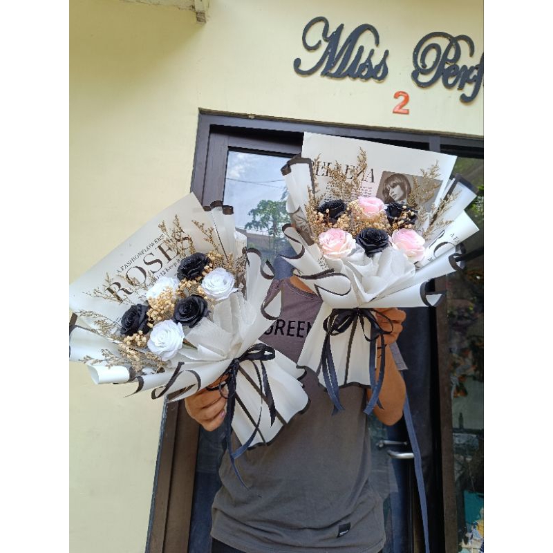 buket bunga mawar palsu artificial black rose vintage