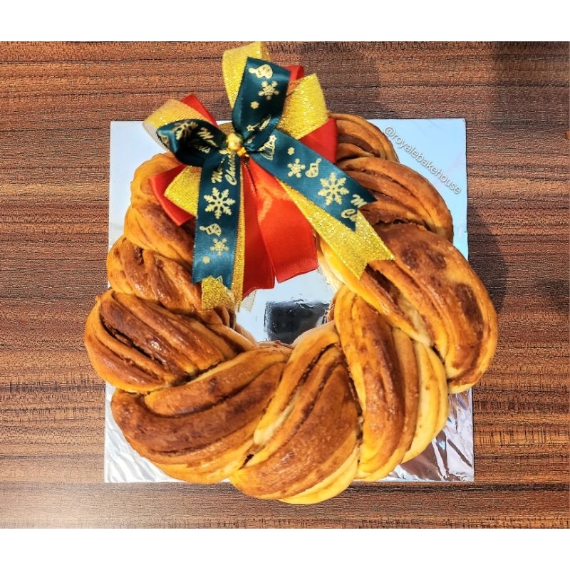 

Christmas Wreath Bread / Roti Natal