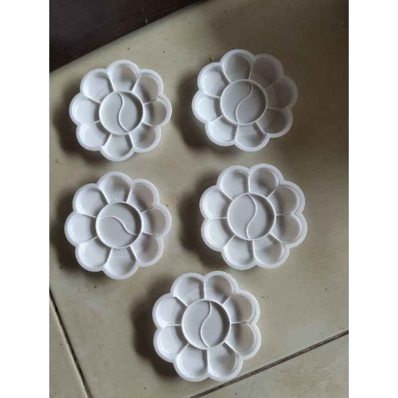 

Palet bunga kecil cat lukis