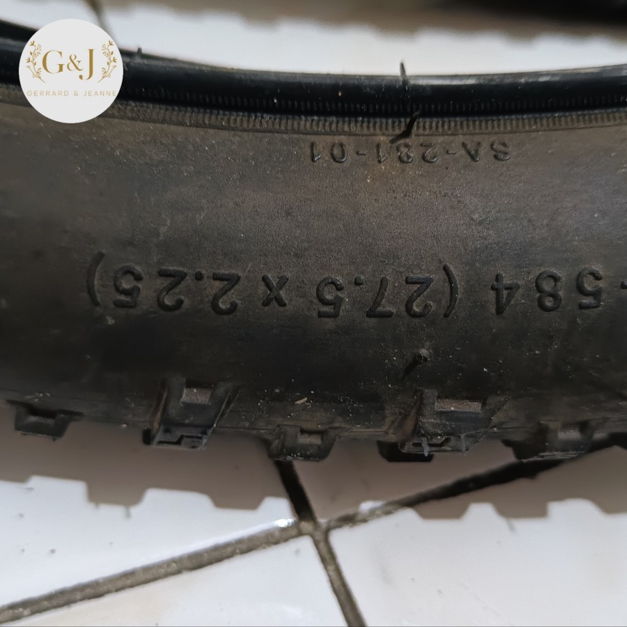 sepasang ban luar sepeda 27.5x2.25 deli tire dan ban dalam