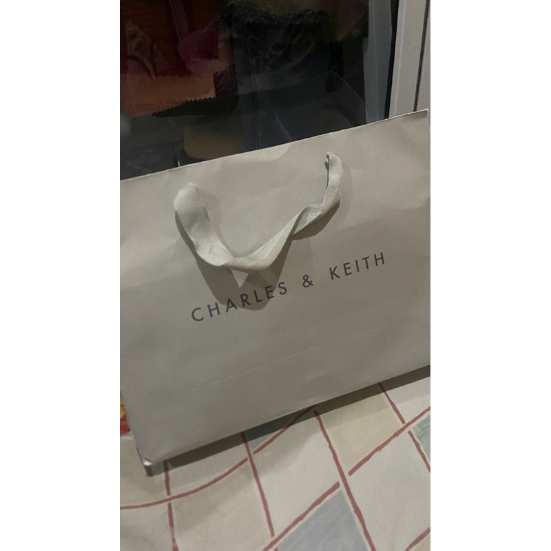 

box dan paper bag charles&keith original store