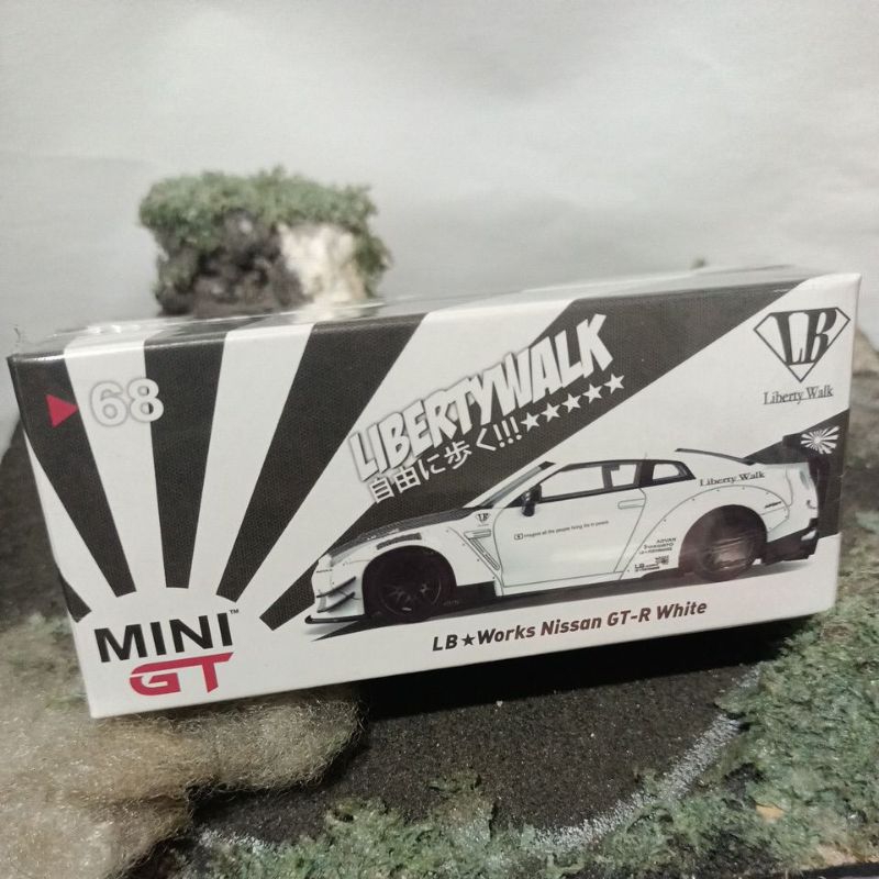 Mini GT#068 LB*Works Nissan GT-R White (Free Protektor)