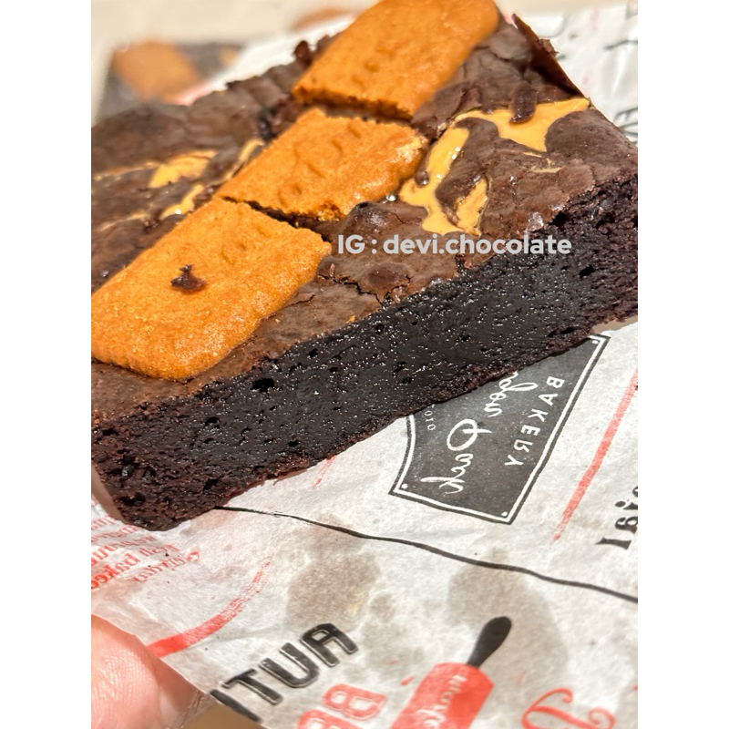 

PREMIUM BROWNIES FUDGY CHEWY 10x10 LOTUS BISCOFF SKIPPY